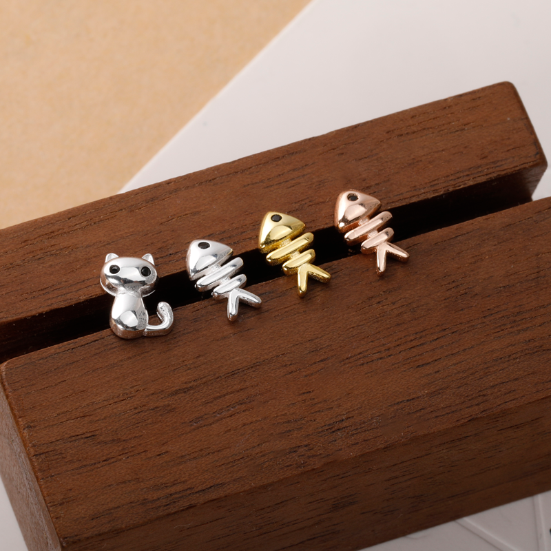 Cat Fish Bone Stud Earrings DS2174