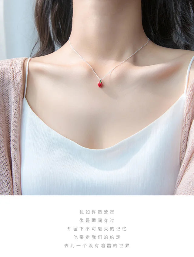 TrustDavis Women's Fashion 925 Sterling Silver Jewelry Cute Strawberry Pendant Short Necklace Cute Gift Girls Lady DS513