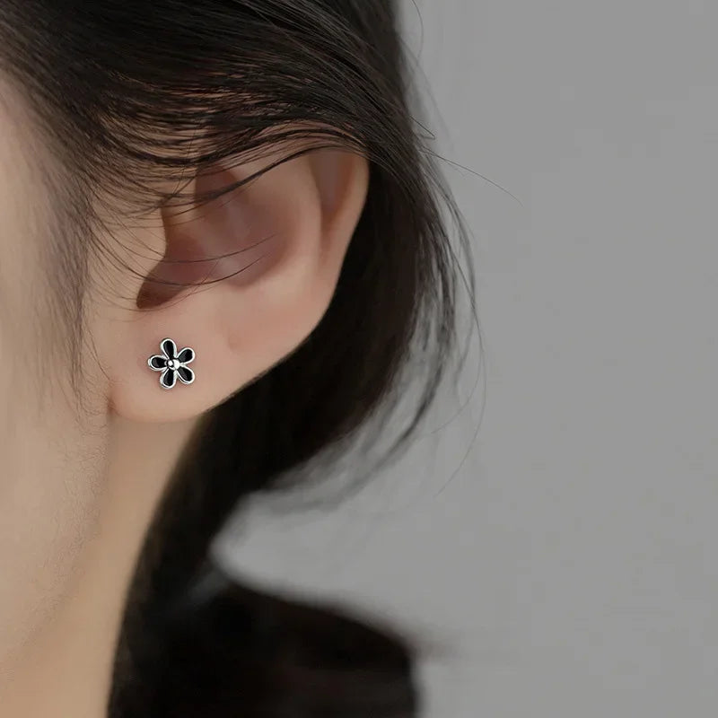 925 Sterling Silver Sweet Flower Stud Earrings DS4056
