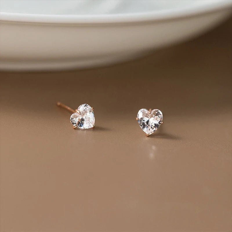 TrustDavis 925 Sterling Silver Simple and Stylish Heart Shape Cz Stud Earrings Gift for Women Fine Jewelry for Her DS4168