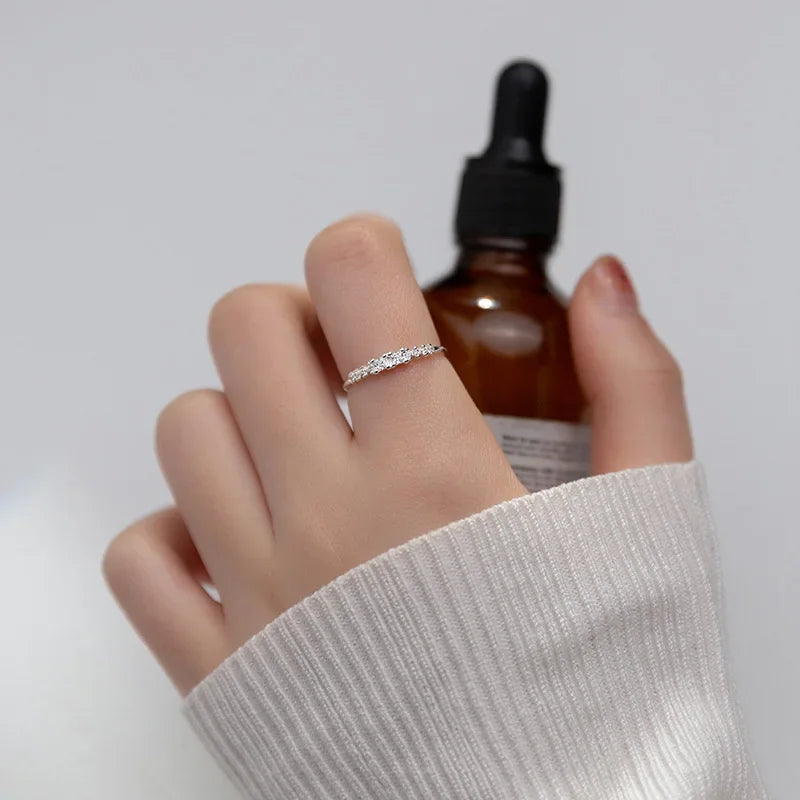 White Dazzling CZ Finger Ring DA449