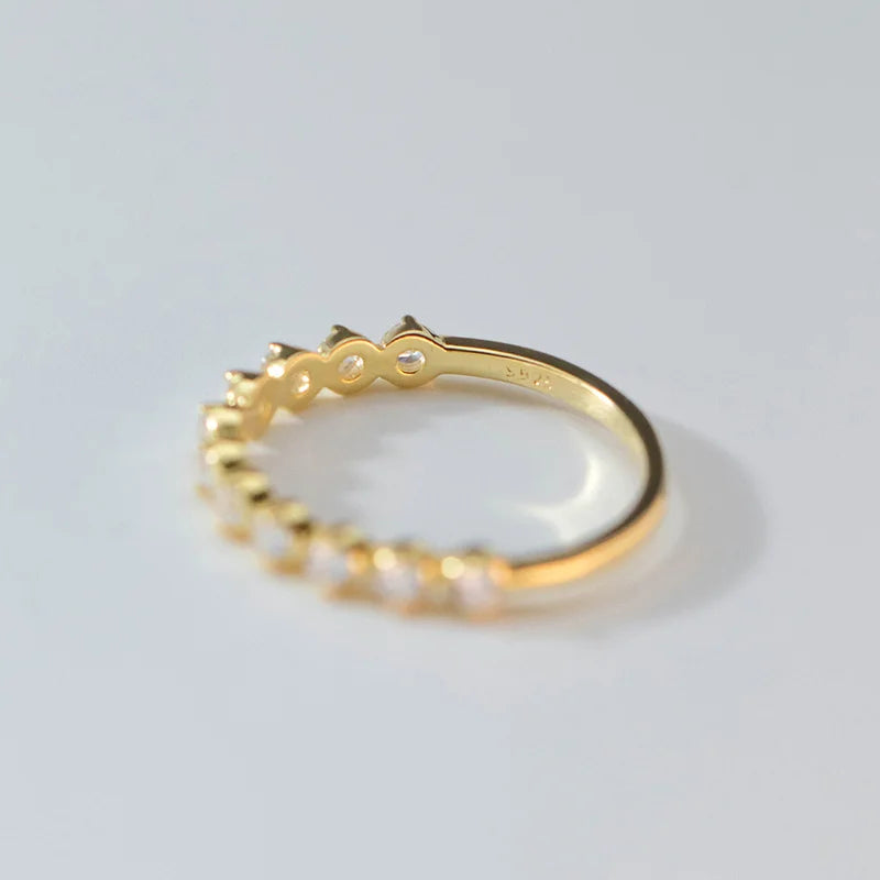 Round Zircon Ring DS4009