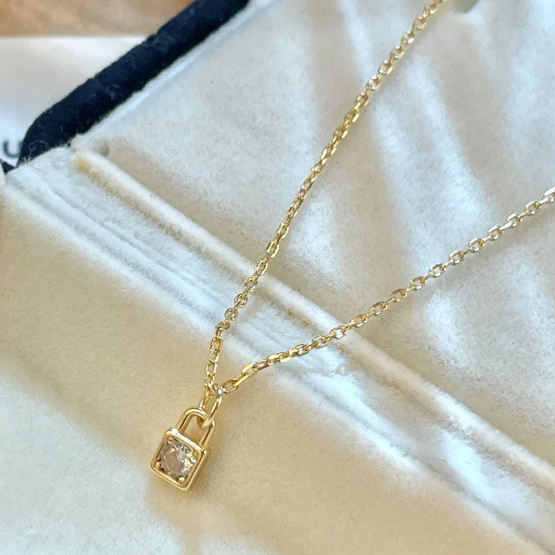 Lock Zircon Necklace DS4824