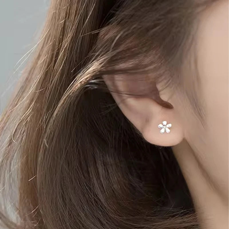 Flower Screw Stud Earring DB1272