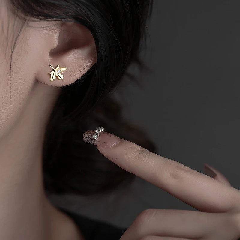 TrustDavis 925 Sterling Silver Women's Fashion Simple Zirconia Maple Leaf Stud Earrings for Women Girls Jewelry Gift DS4281