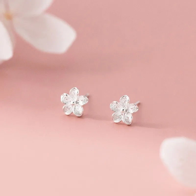 Fashion and Elegant Hollow Woven Flower Earrings for Women DS4964