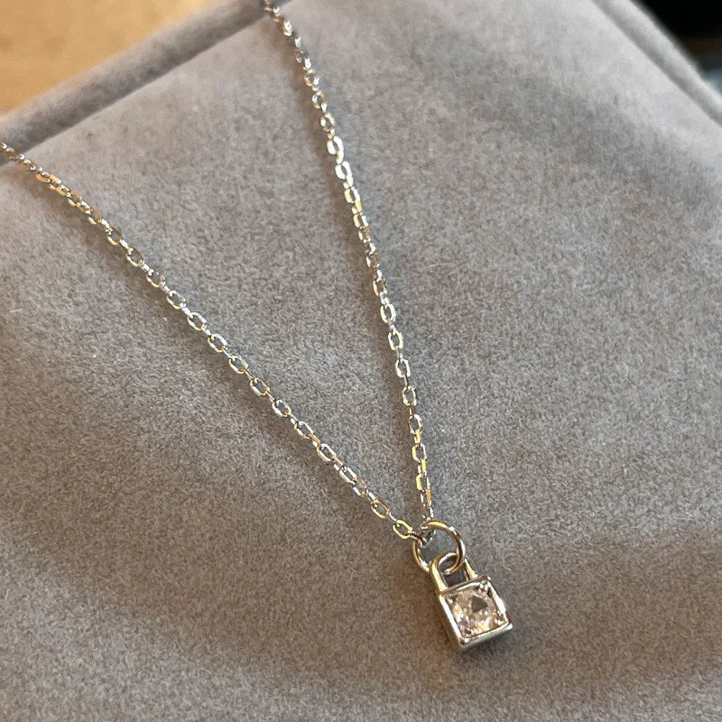 Lock Zircon Necklace DS4824