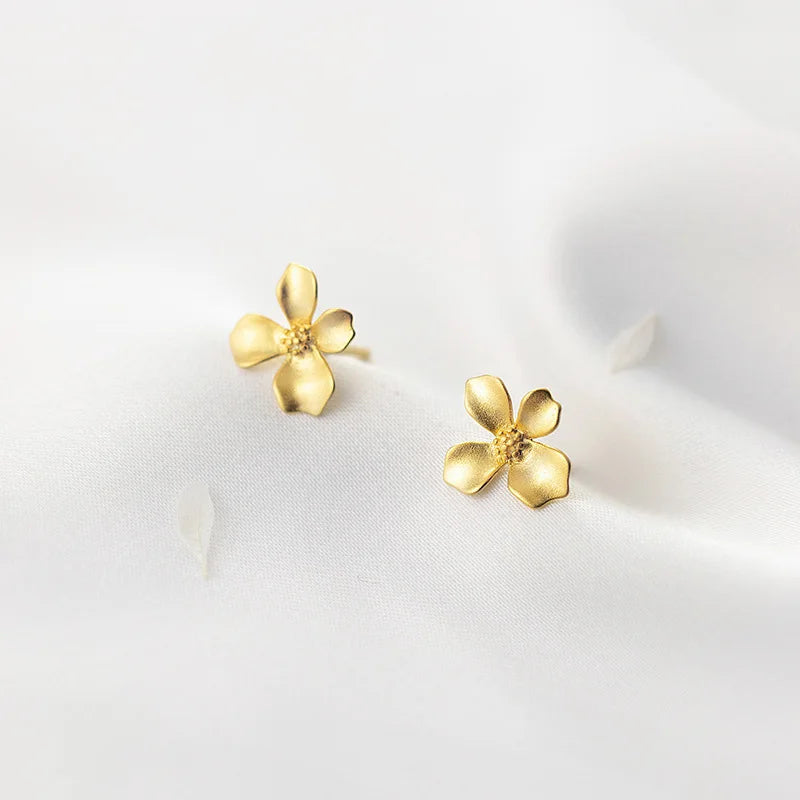 18K Gold Flower Stud Earrings DA3136