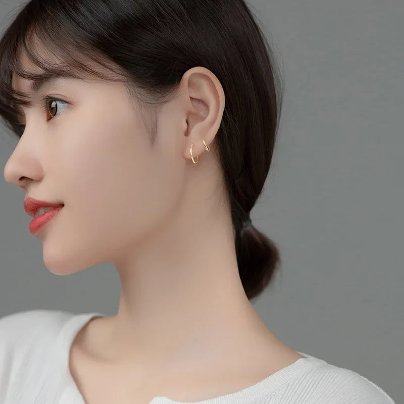 Geometric Twist Charm Hoop Earring DA3003
