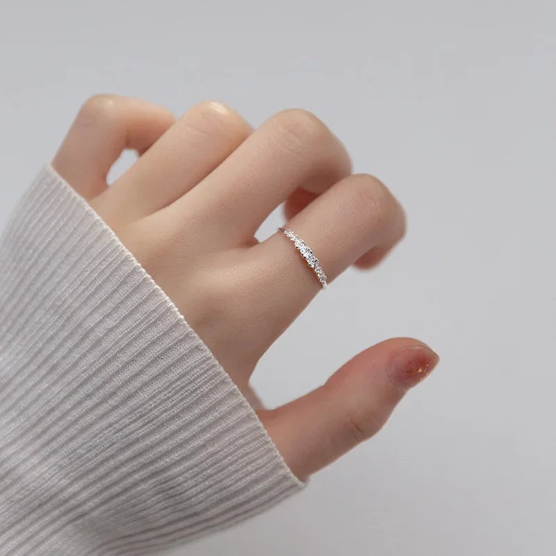 White Dazzling CZ Finger Ring DA449