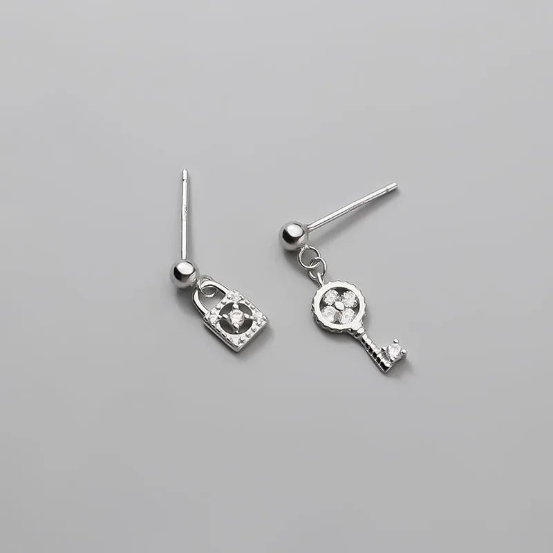TrustDavis Real 925 Sterling Silver 2022 Asymmetrical Key Lock Shiny CZ Stud Earrings For Fashion Women Fine 925 Jewelry DA00353