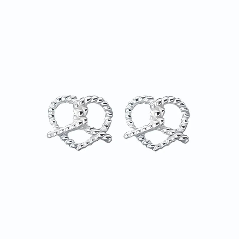 TrustDavis 2024 Real 925 Sterling Silver Romantic Heart Stud Earrings for Mom Daughter Children Birthday Jewelry DS4611