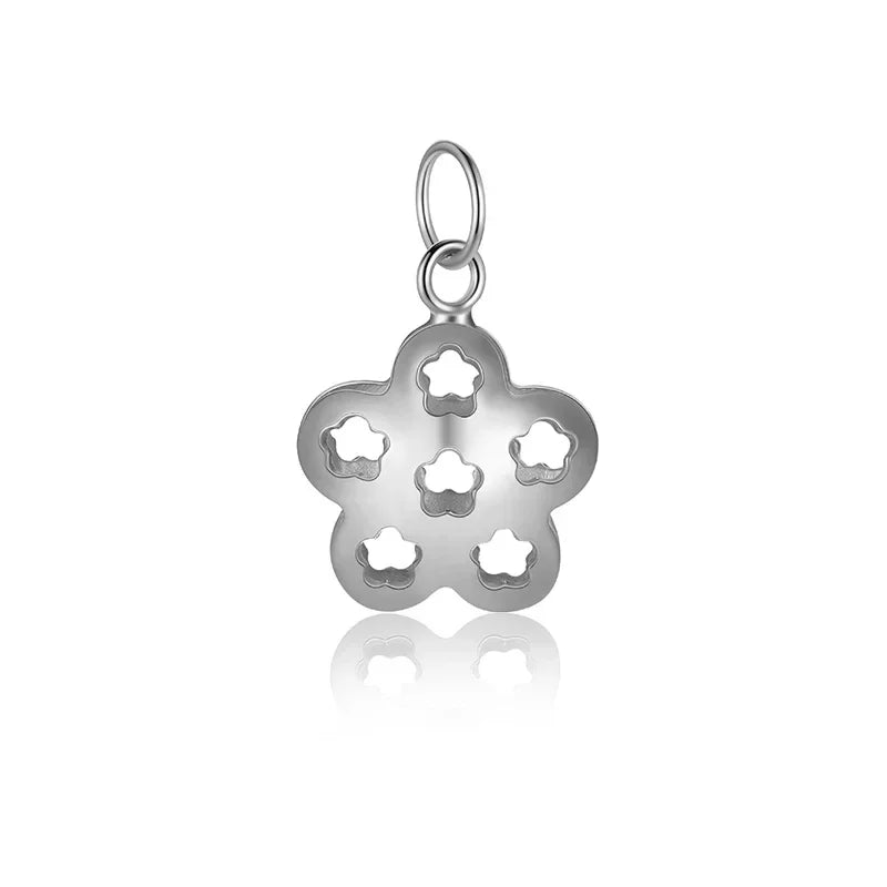 Hollow Star Pendant DH0038