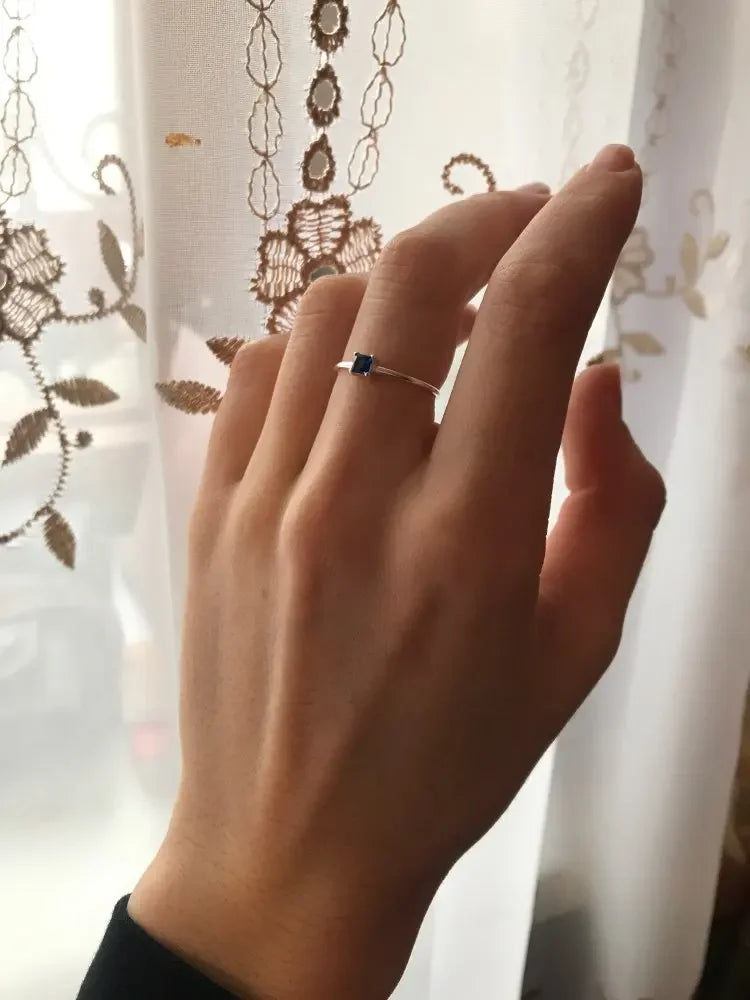 Dazzling Square Finger Ring DS112