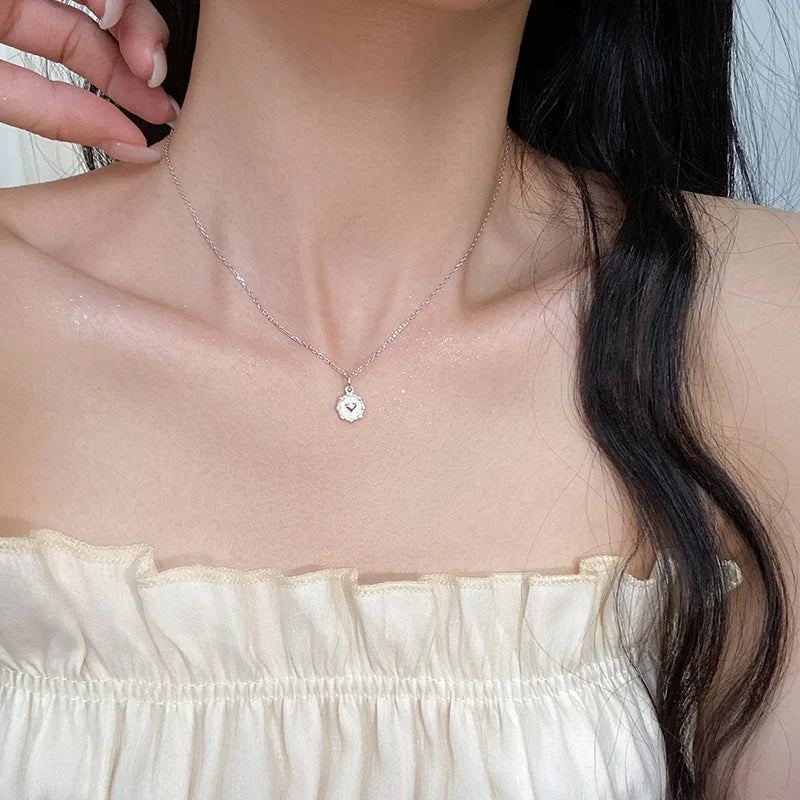 Circular Heart Texture Pendant DZ1636