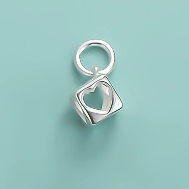 Hollow Heart Diamonds Pendant DZ1143