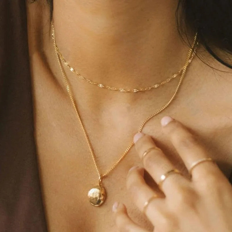 Oval-shaped Photo Locket Pendant DS4928