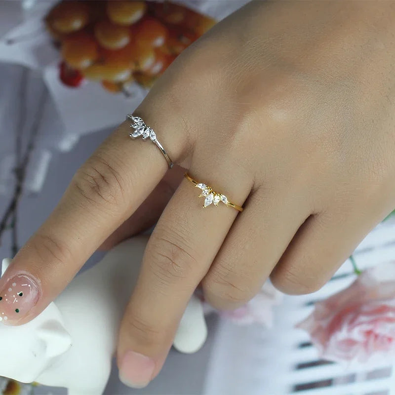 925 Sterling Silver Simple Lovely Delicate Crown Dazzling Finger Ring DA1654