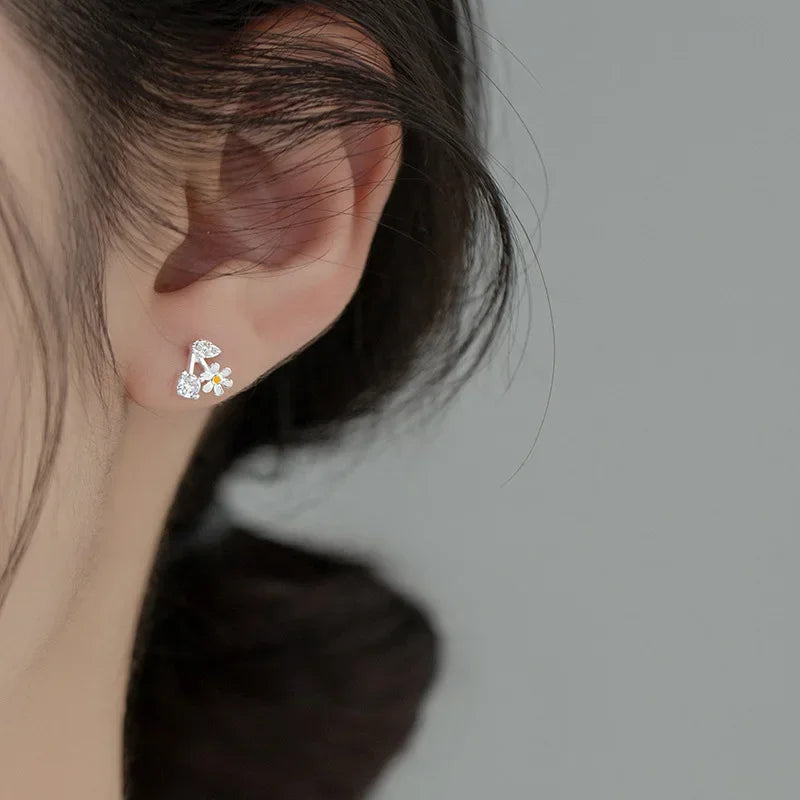 TrustDavis Girls Real 925 Sterling Silver Sweet Flower Daisy Stud Earring Gift for Women Girl Fine Jewelry Gift DS4100