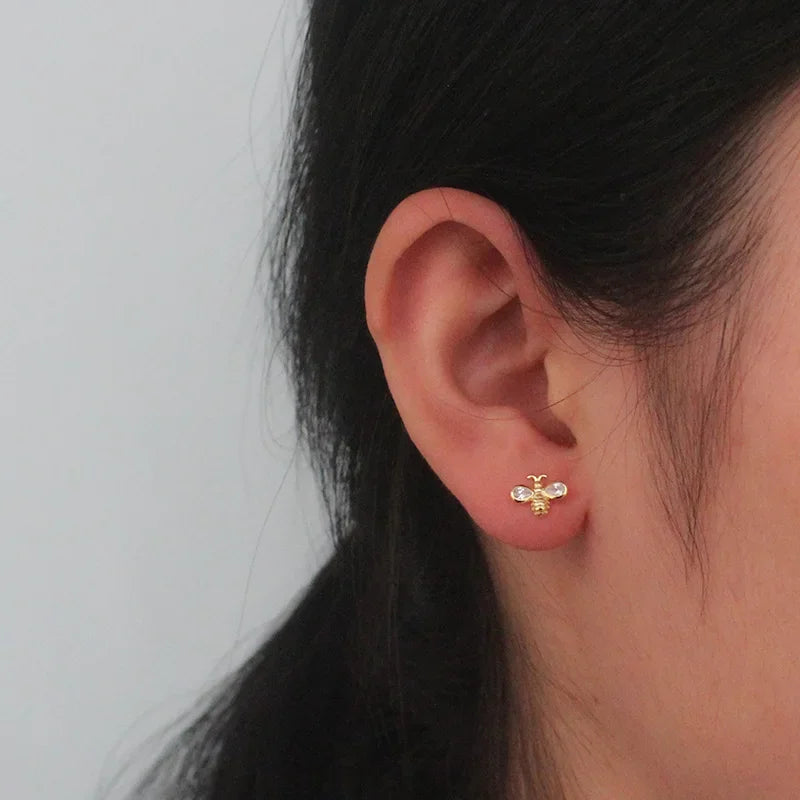 Trustdavis Genuine Fashion 925 Sterling Silver Little Animal Bee Dazzling CZ Stud Earring For Women Fine Jewelry Brincos DS2345