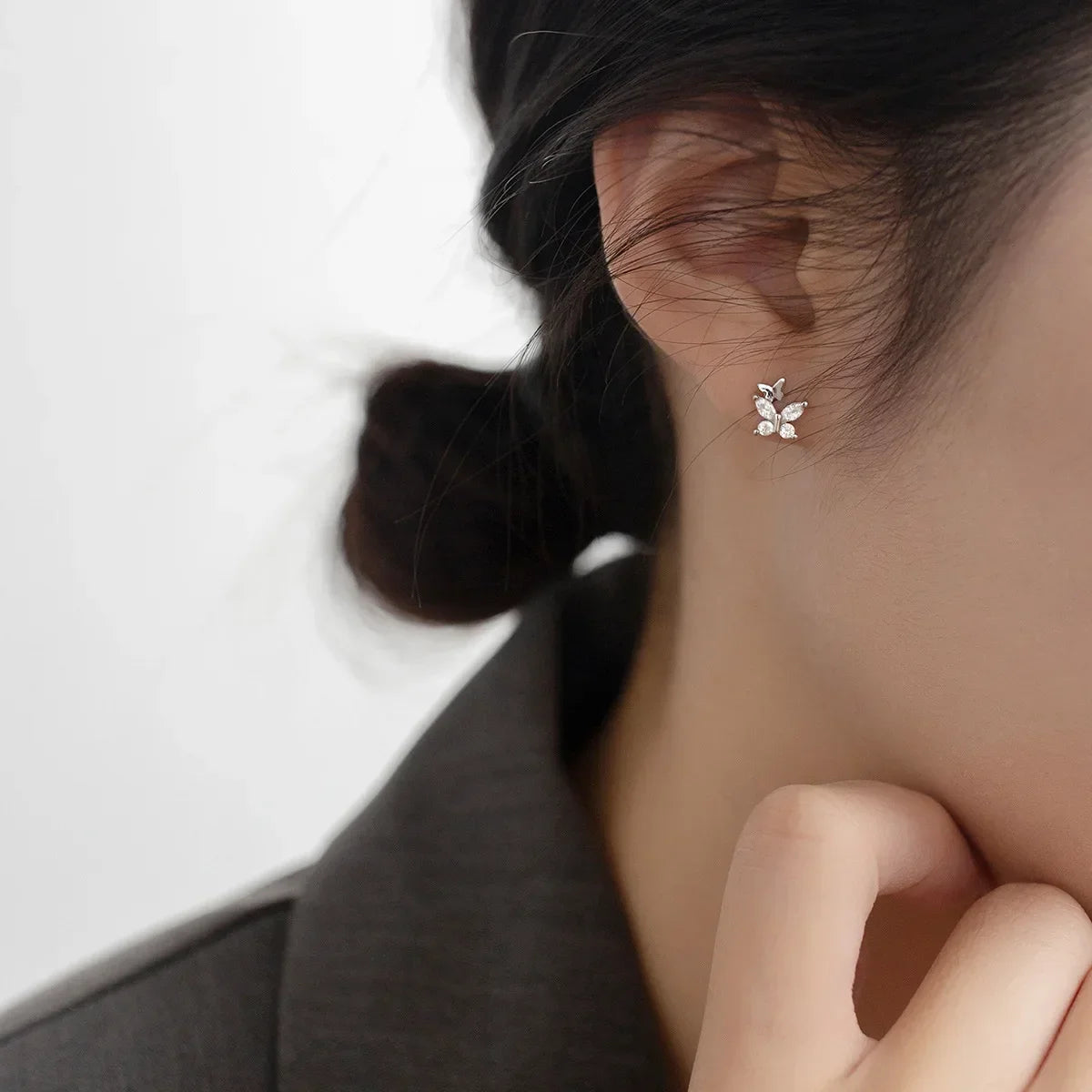 TrustDavis Girls 925 Sterling Silver Trendy Sweet Butterfly Stud Earrings For Women Girls Wedding Party Fine S925 Jewelry DS4259