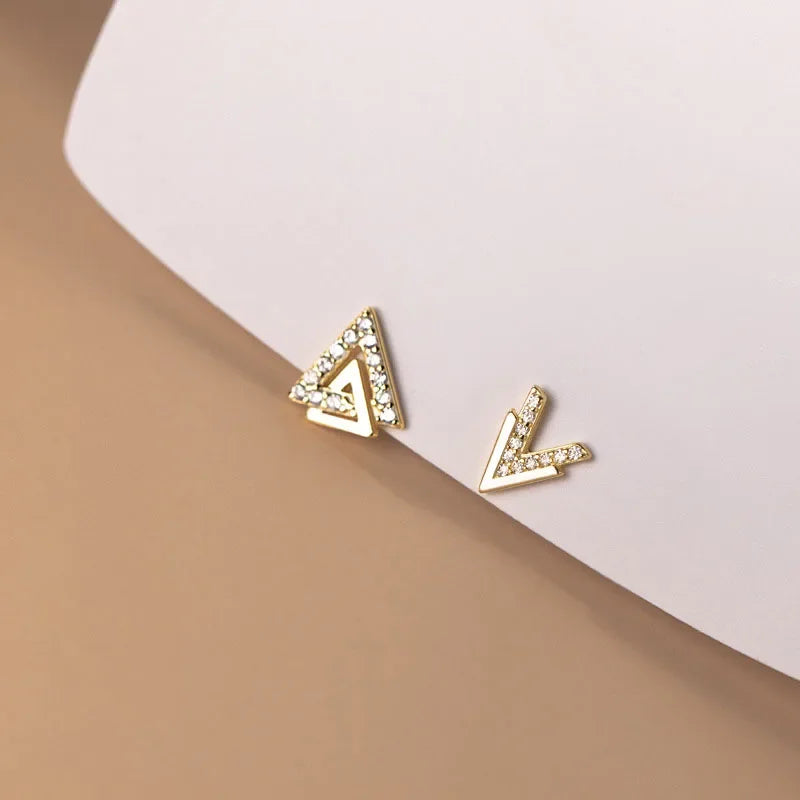 TrustDavis Real 925 Sterling Silver Fashion Sweet Triangle V Shape CZ Stud Earrings For Women Wedding Party Fine Jewelry DB1453