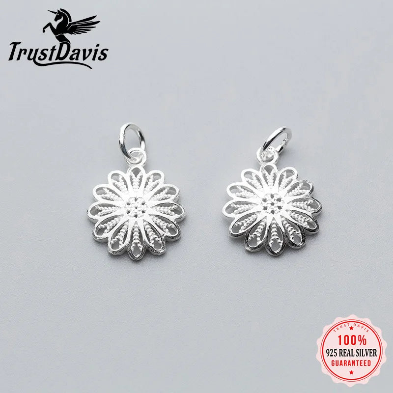 Fashion Hollow Flowers Charm Pendant DZ1766