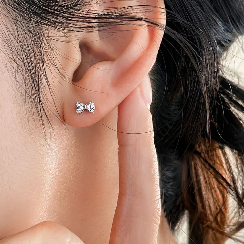 Round and Bow Zircon Stud Earrings DS4914