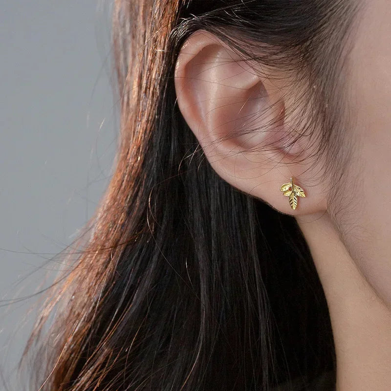 TrustDavis Girls 925 Sterling Silver Sweet Leaf Plant Stud Earrings for Mom Daughter Children Birthday Jewelry DS4478