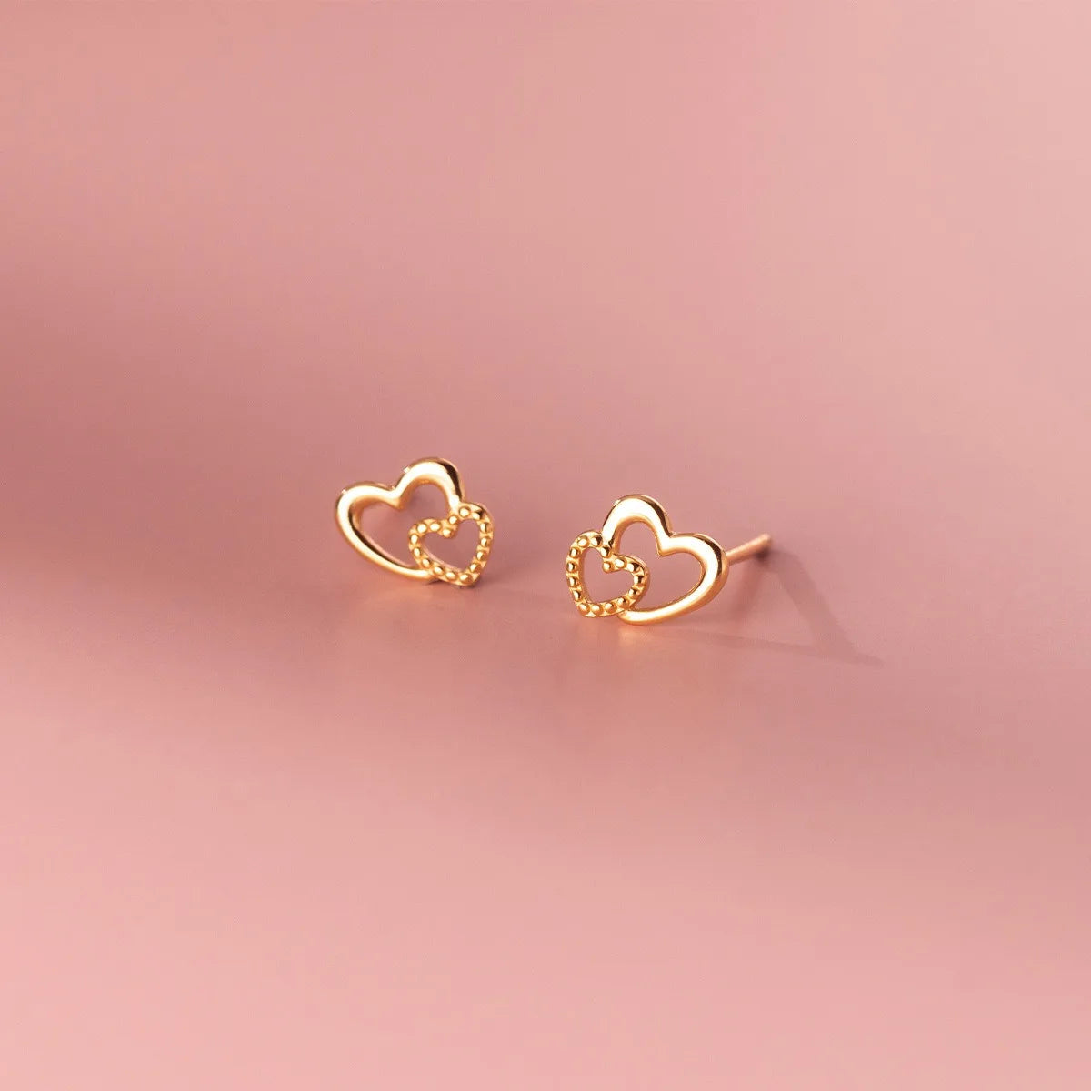 Elegant Openwork Heart-shaped Stud Earrings DS4754