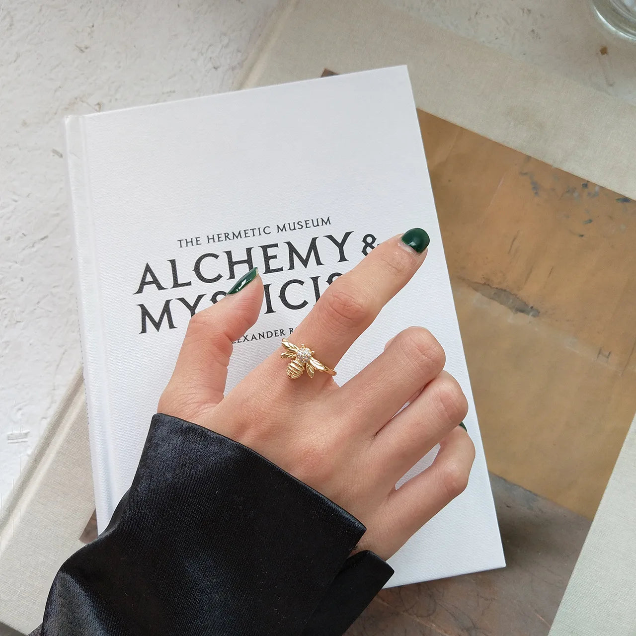 Gold Tone Bee Adjustable Ring ED337