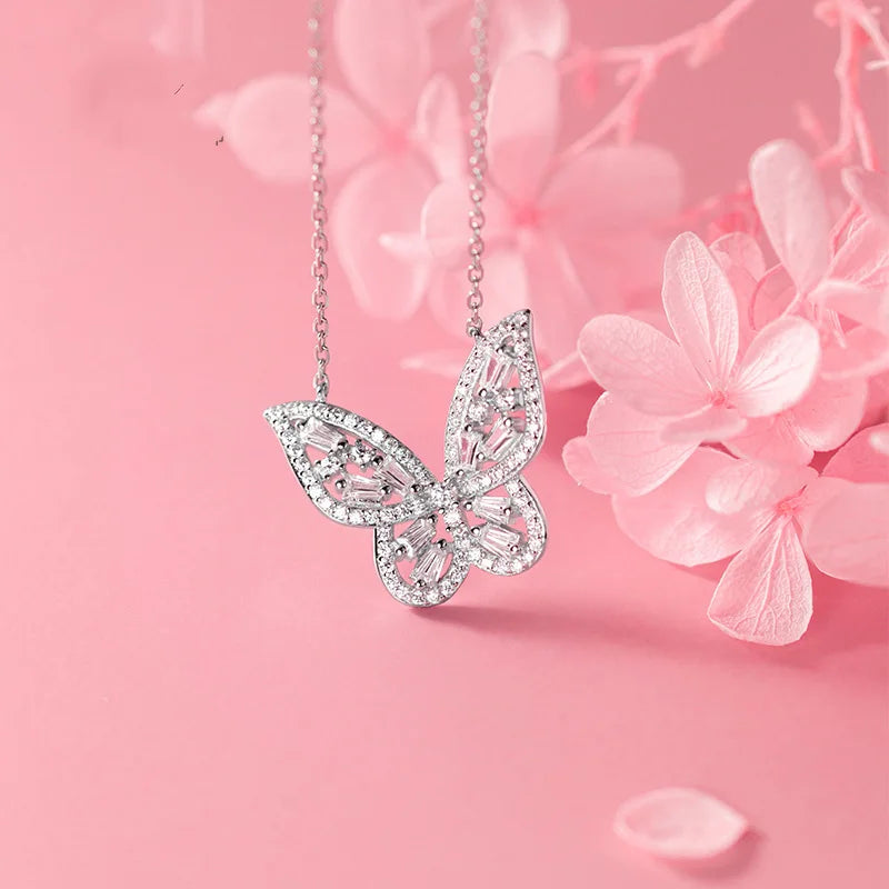 Butterfly Dazzling Clavicle Necklace DA1526