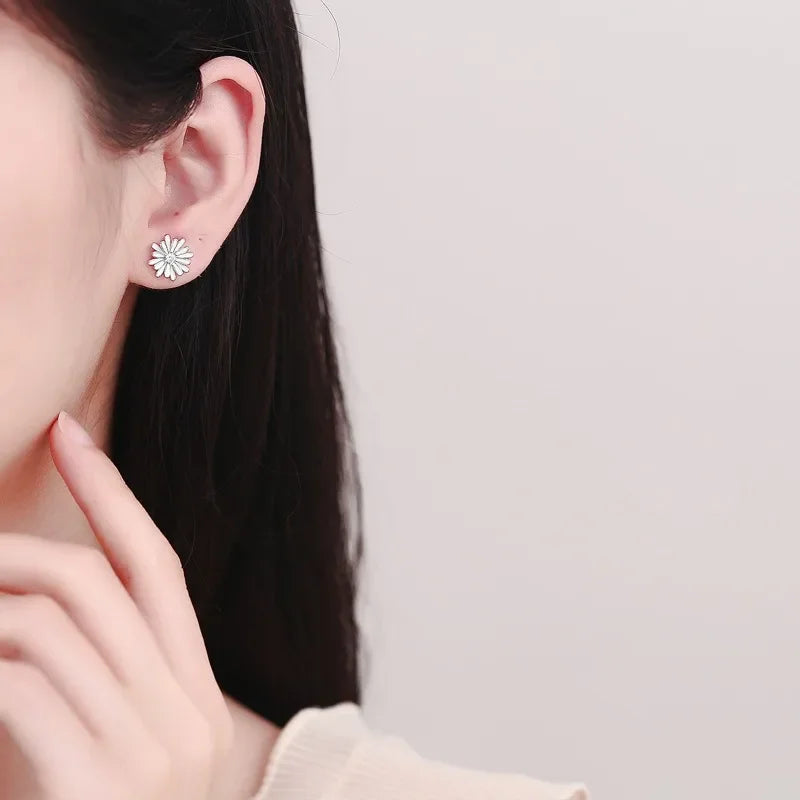 TrustDavis 2024 Real 925 Sterling Silver Sweet Chrysanthemum Flower Stud Earring for Women Wedding Party Jewelry Gift DS4027