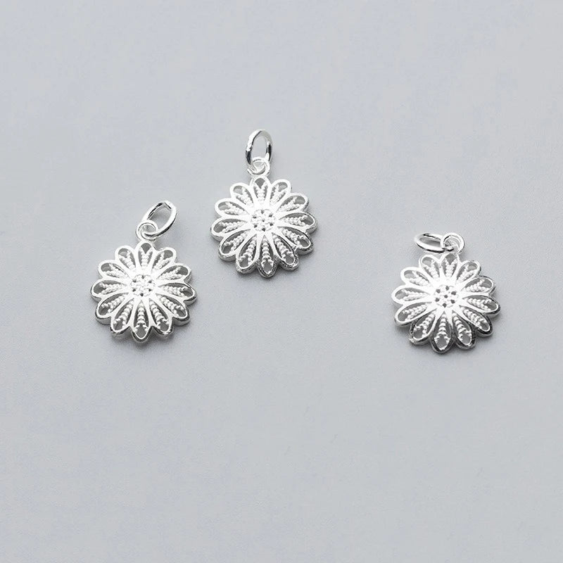 Fashion Hollow Flowers Charm Pendant DZ1766