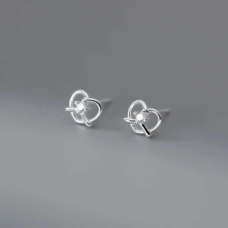 TrustDavis 2024 Real 925 Sterling Silver Romantic Heart Stud Earrings for Mom Daughter Children Birthday Jewelry DS4611