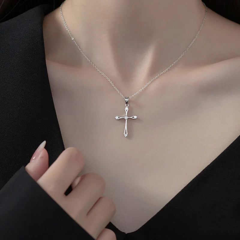 Charm Necklace Cross Pendant DS3864