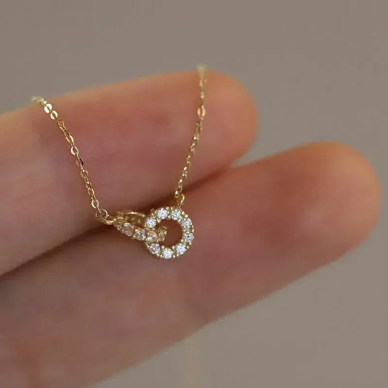 Fashion Round Pendant Necklace DS4492