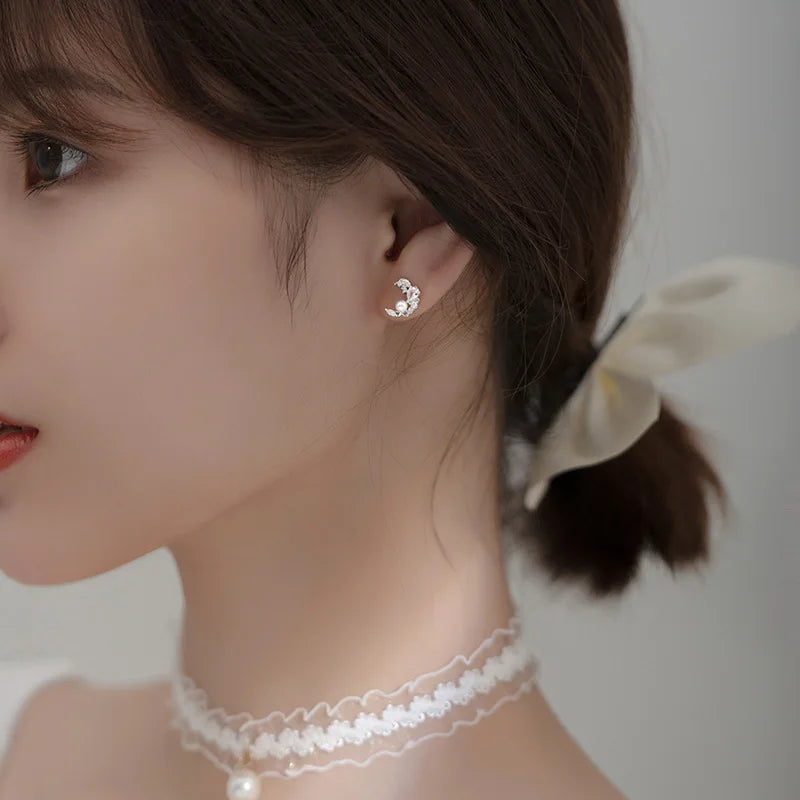 Fashion Sweet Moon Synthesis Pearl CZ Stud Earrings DB1097