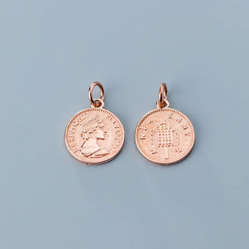 Round queen coin Charm DIY Accessories Jewelry DZ317