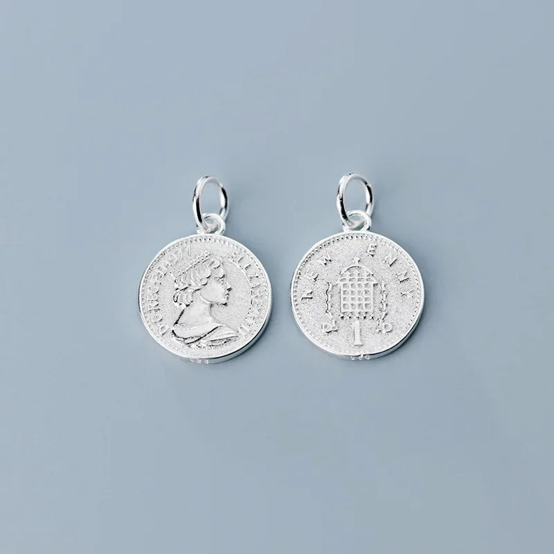 Round queen coin Charm DIY Accessories Jewelry DZ317