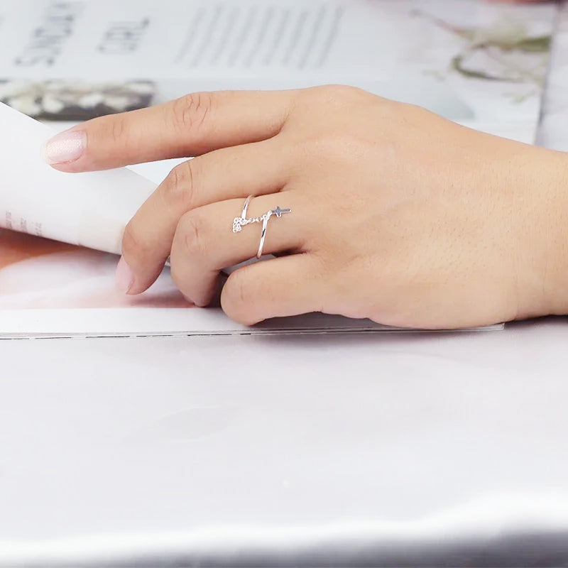 Fashion Sweet Cross Chain Ring Sizable DB1082