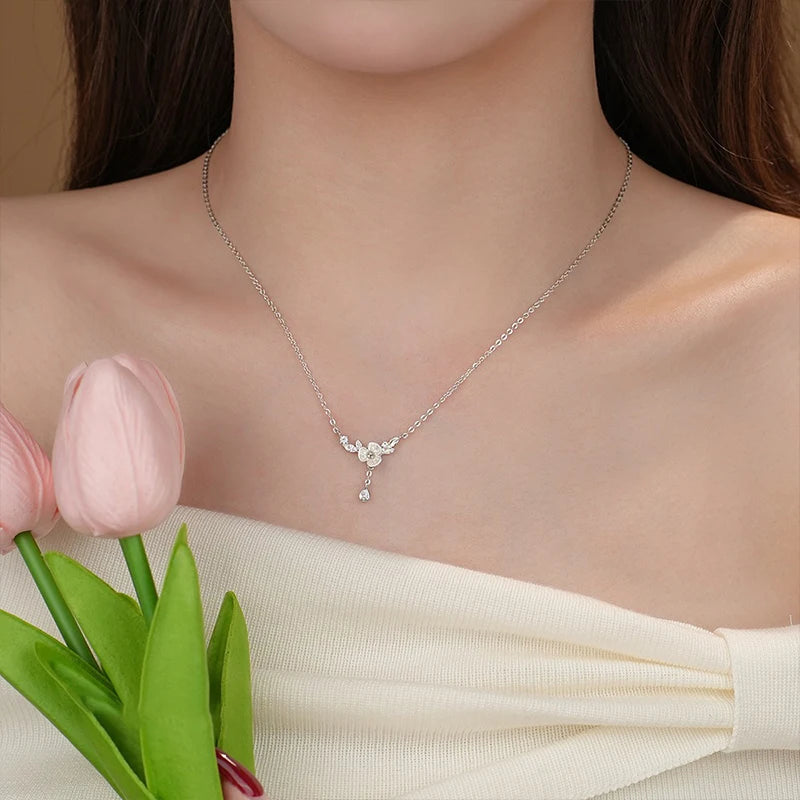 Gardenia Zircon Clavicle Necklace for Women DS4659