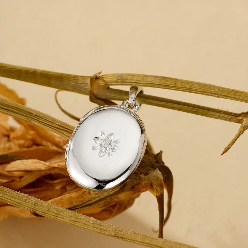 TrustDavis 925 Sterling Silver Women's Fashion Star Photo Locket Pendant with Two Photos for Women Men Jewelry Gift DS4341