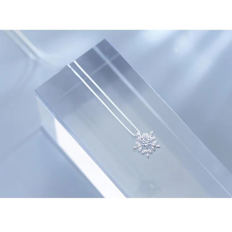 Snowflake Stud Earring Pendant Short Necklace DS1144