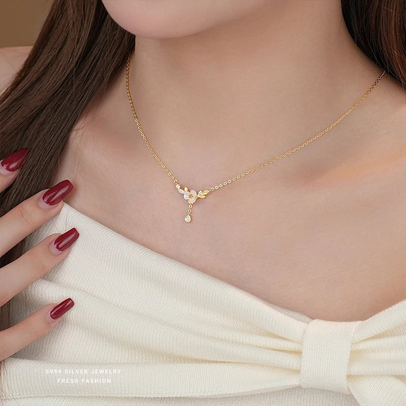Gardenia Zircon Clavicle Necklace for Women DS4659