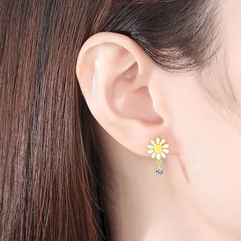 TrustDavis 925 Sterling Silver Women's Fashion Simple Daisy Zirconia Stud Earrings for Women Girls Jewelry Gift DS4412