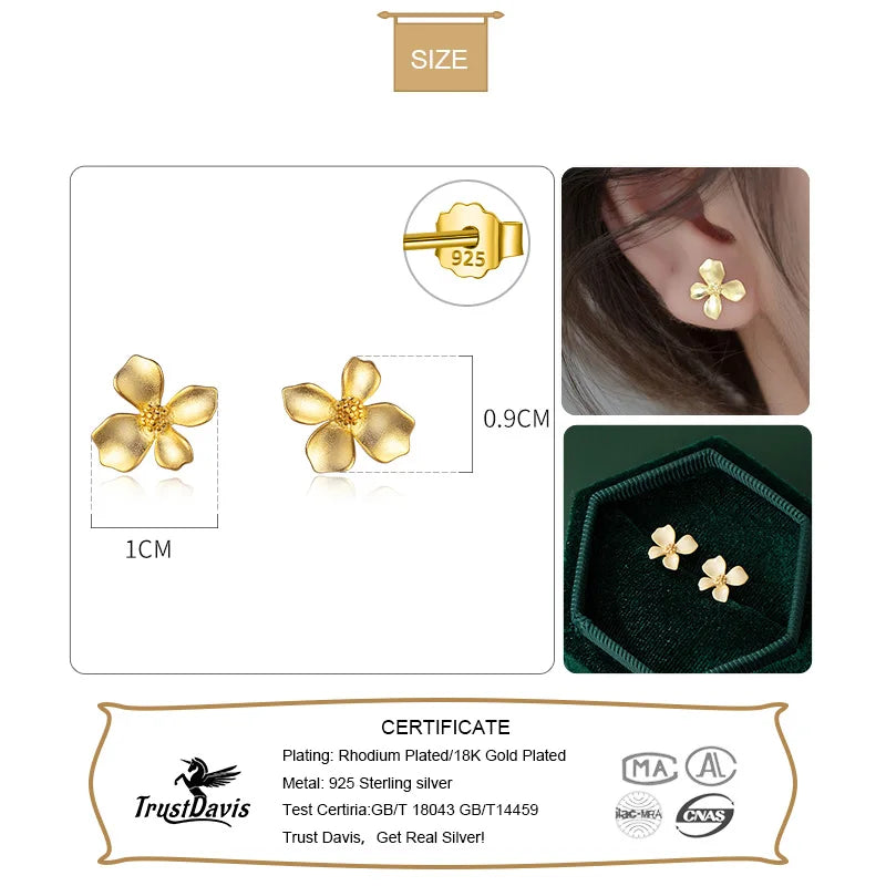 18K Gold Flower Stud Earrings DA3136