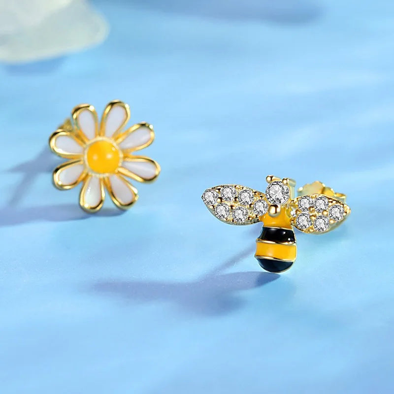 TrustDavis 925 Sterling Silver Women's Fashion Sweet Bee and Daisy Asymmetrical Earrings for Women Girls Jewelry Gift DS4368