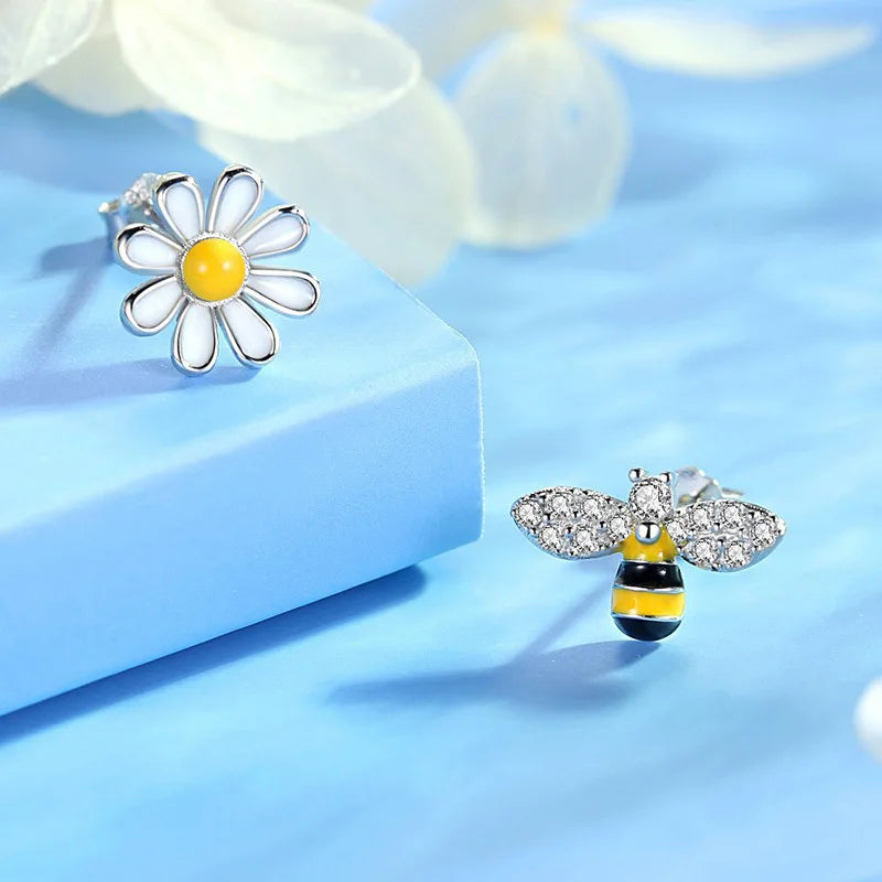 TrustDavis 925 Sterling Silver Women's Fashion Sweet Bee and Daisy Asymmetrical Earrings for Women Girls Jewelry Gift DS4368