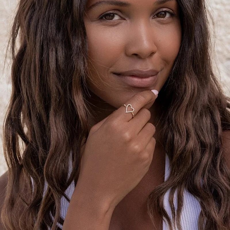 Hollow Heart-shaped Zircon Ring DS4801